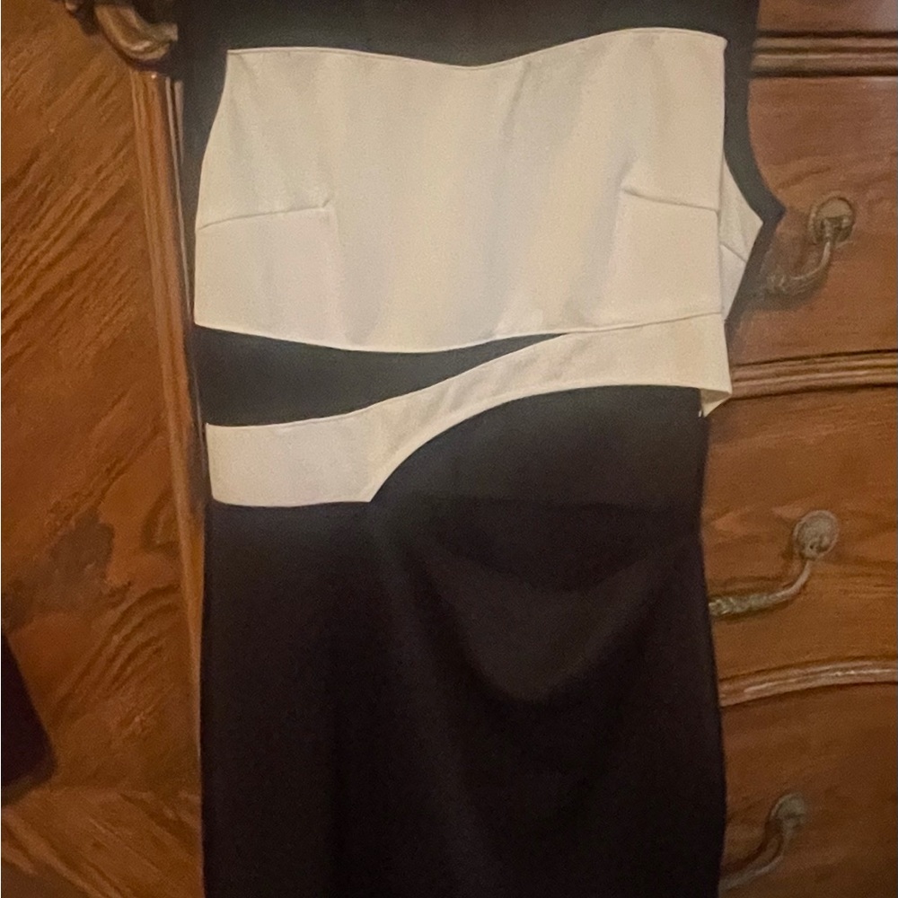 Women’s dress, form fitting